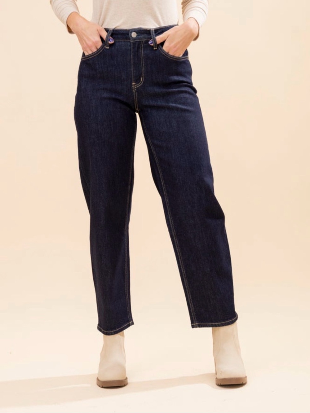New- Vervet High Rise Slim Barrel Jeans, Size 5